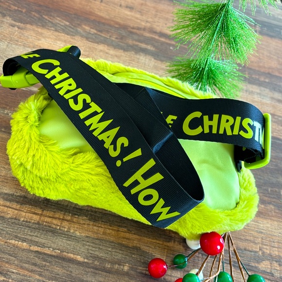 Grinch Fuzzy Belt Bag - Picture 2 of 15
